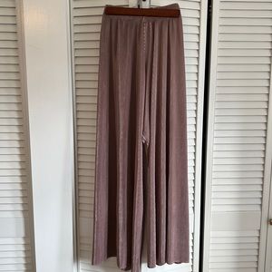 American Apparel Pleated cropped pants